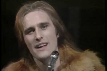 Steve Harley & Cockney Rebel – Make Me Smile (Come Up And See Me) (Official Music Video)
